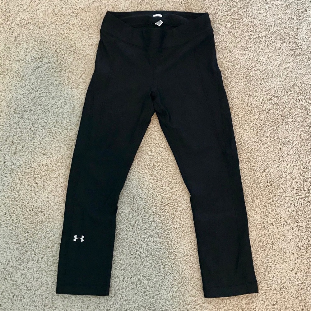 Under Armour black leggings